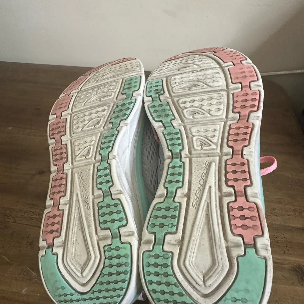 Skechers D’Lux Walker Shoe Air-Cooled Memory Foam Relaxed Fit Women’s Size 9.5